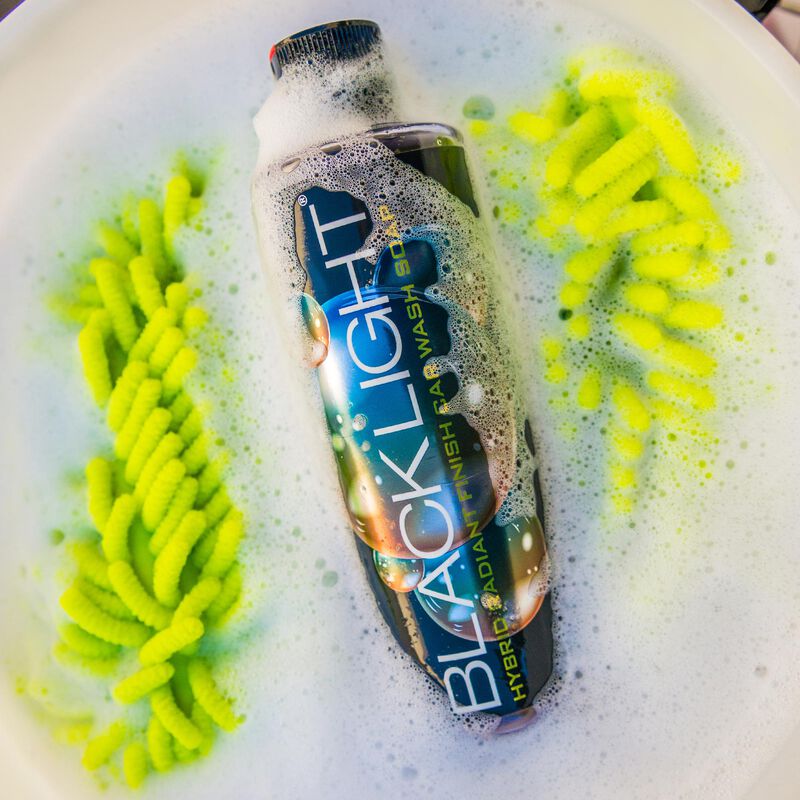 Chemical Guys Black Light Hybrid Radiant Finish Car Wash Soap And Superior Surface Cleanser (1 Gallon) - Car Shampoo